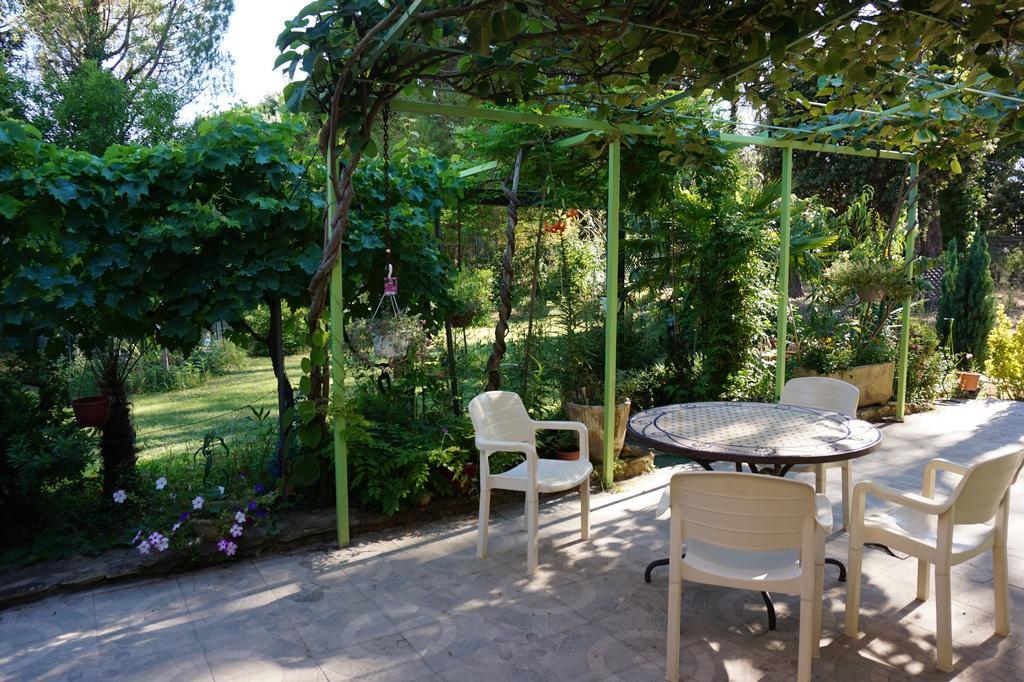 Villa La Marpierre Mondragon المظهر الخارجي الصورة